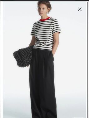 COS Clean Cut Cotton Striped T Shirt - Black & White w/ Red Collar - Size XL